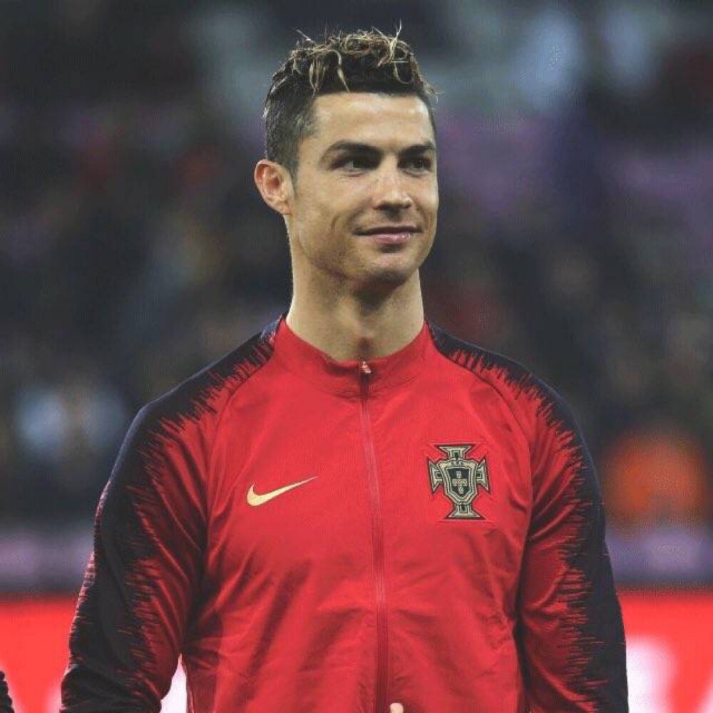 如何在足球场上保持心理稳定？