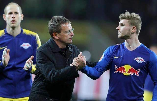 试试自己和自己掰腕子！可以有效缓解网球肘！ ​来源（自我掰腕训练，有效缓解网球肘疼痛）