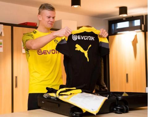 Ame：我生病了状态不好，感觉选手之间的配合沟通有点烂（Ame：身体抱恙状态欠佳，队内配合与沟通不够理想）