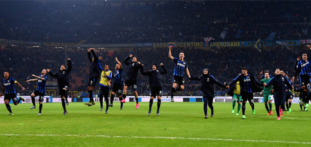 篮球篮网全队配合默契提升