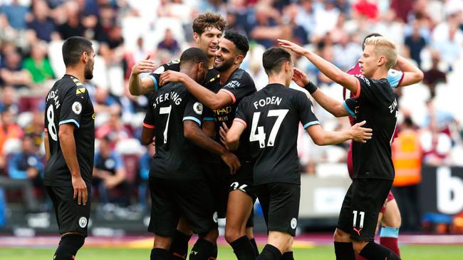 利物浦vs埃因霍温：伊萨克替补，加克波战旧主，萨拉赫首发（利物浦迎战埃因霍温：萨拉赫首发，加克波对旧主，伊萨克替补待命）