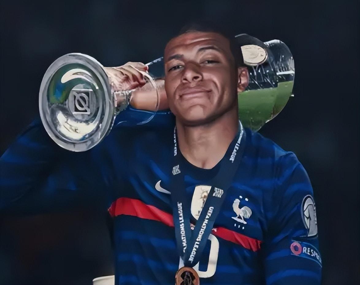 如果我是曼联高层，直接租米特洛维奇先顶着