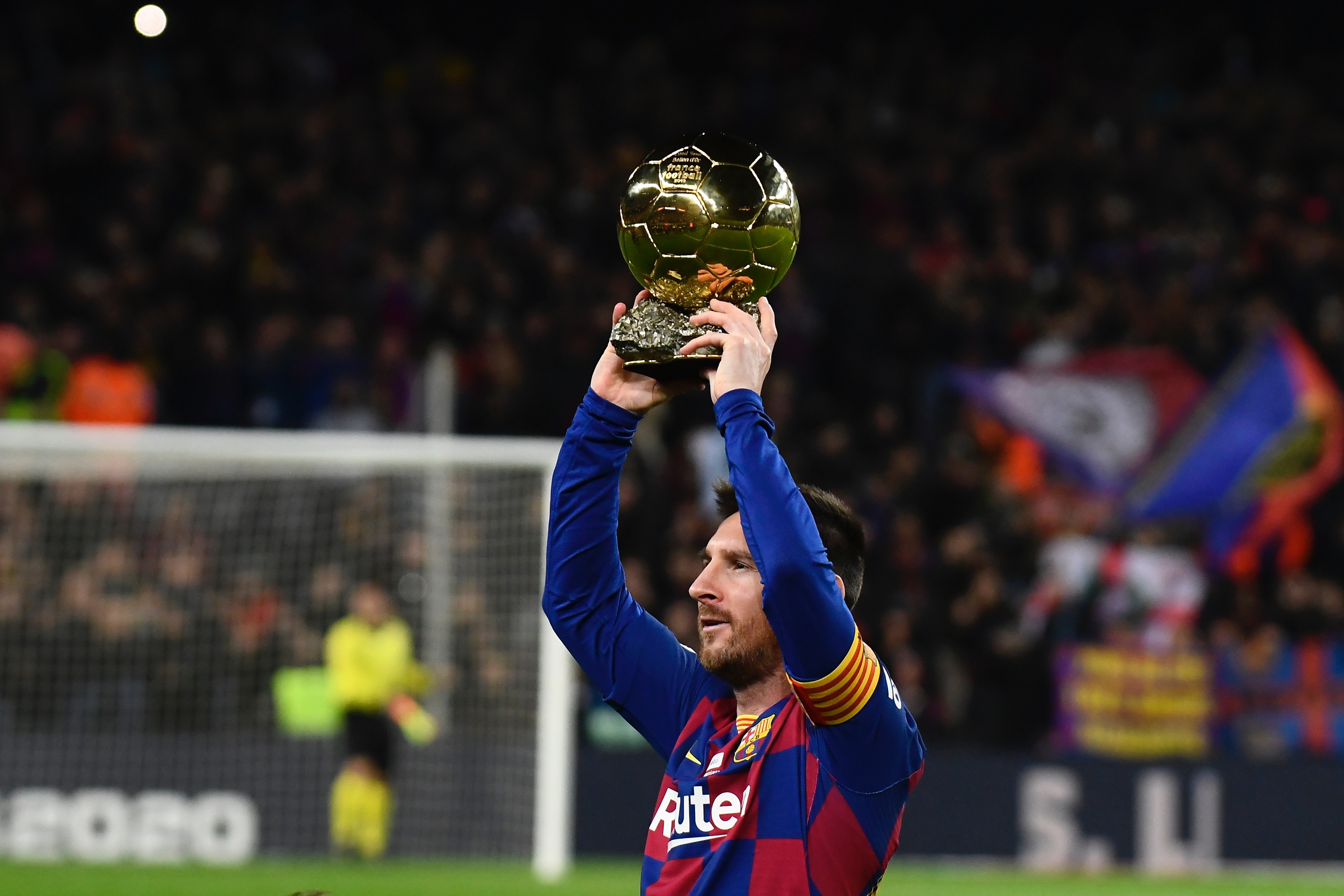 攻入里昂队史欧战第500球，托利索上演职业生涯首次帽子戏法（托利索打进里昂欧战队史第500球，职业生涯首次戴帽）