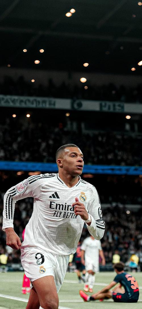 安帅：C罗是我带过职业态度最好的球员之一；米兰的经历非常棒（安切洛蒂：C罗职业态度堪称顶尖；在米兰的那段时光非常美好）