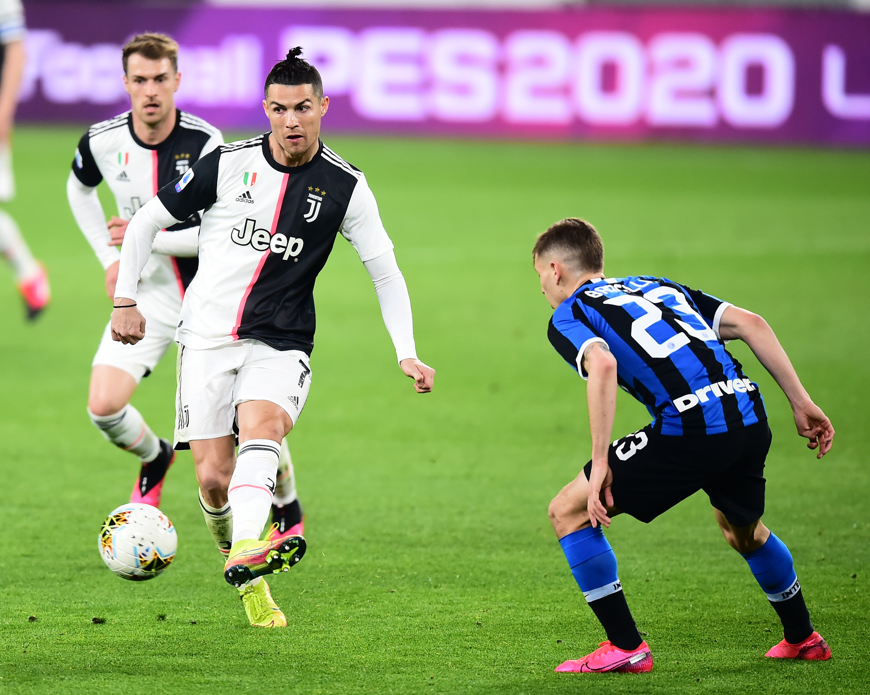 TA：恩德里克租借里昂需首发25场，否则里昂需赔偿皇马（TA：恩德里克外租里昂含25场首发条款，未达标里昂需向皇马赔偿）