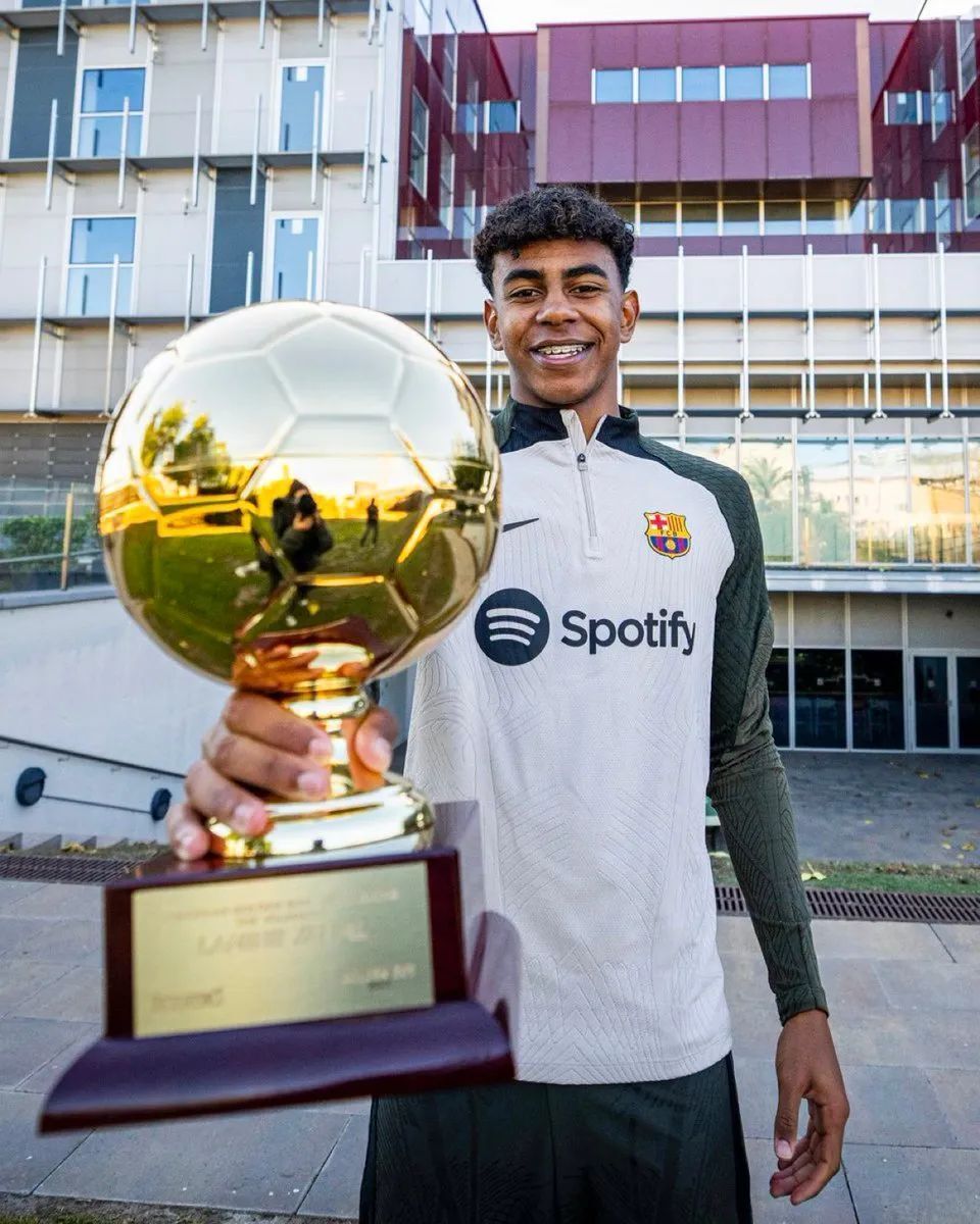 足球曼城后防核心伤缺三周，赛程压力巨大