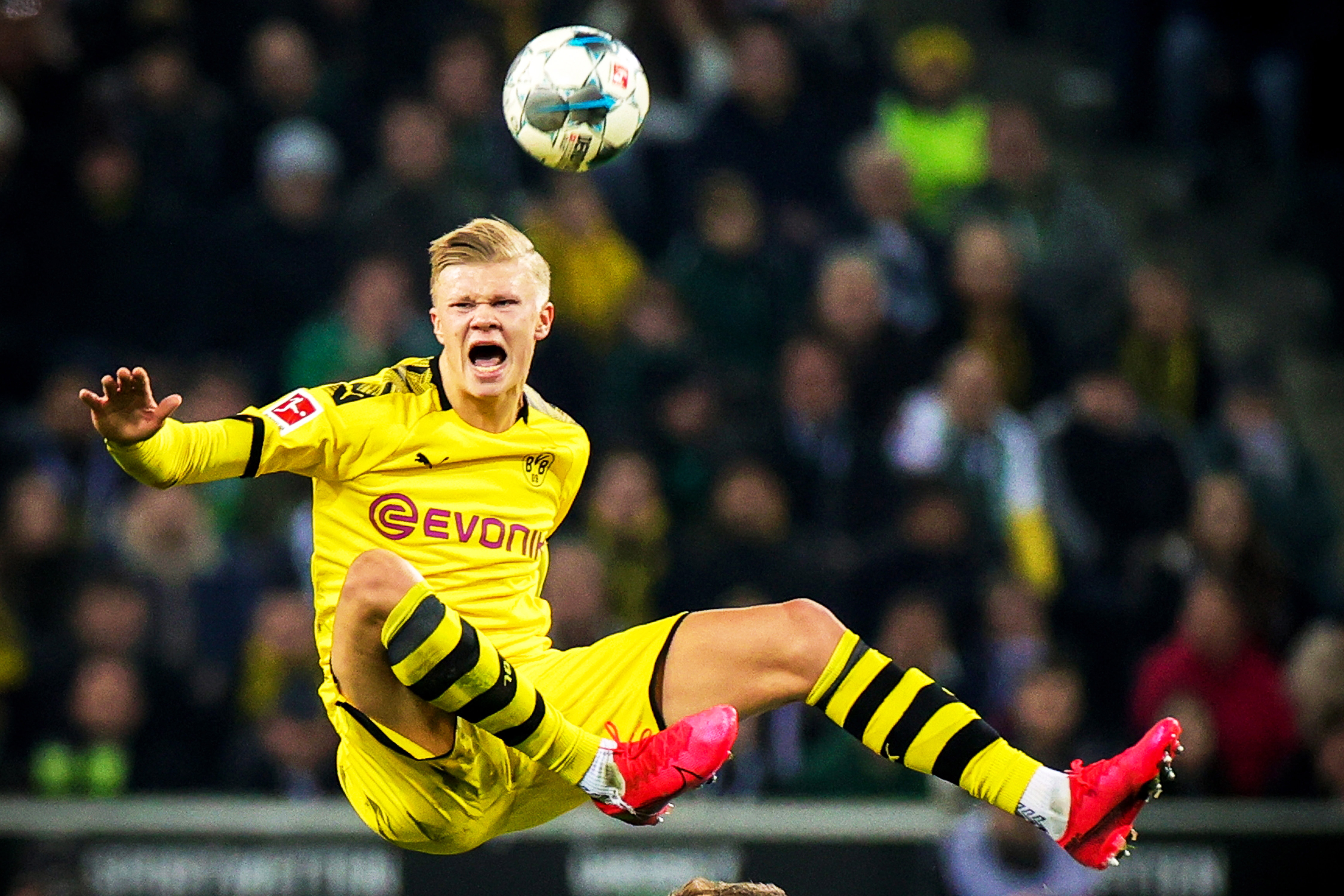 这11月全胜的马竞放到英超踢得过富勒姆吗？（11月全胜的马竞若征战英超，能赢富勒姆吗？）