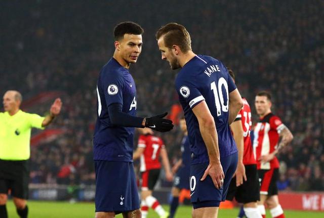 迷你罗随葡萄牙U16夺冠，乔治娜分享观战视频：妈妈为你骄傲