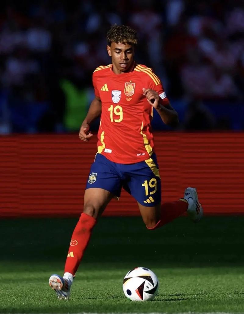 莫雷托：德罗西正在与瓦诺利竞争热那亚的帅位（莫雷托：德罗西与瓦诺利竞逐热那亚主帅一职）