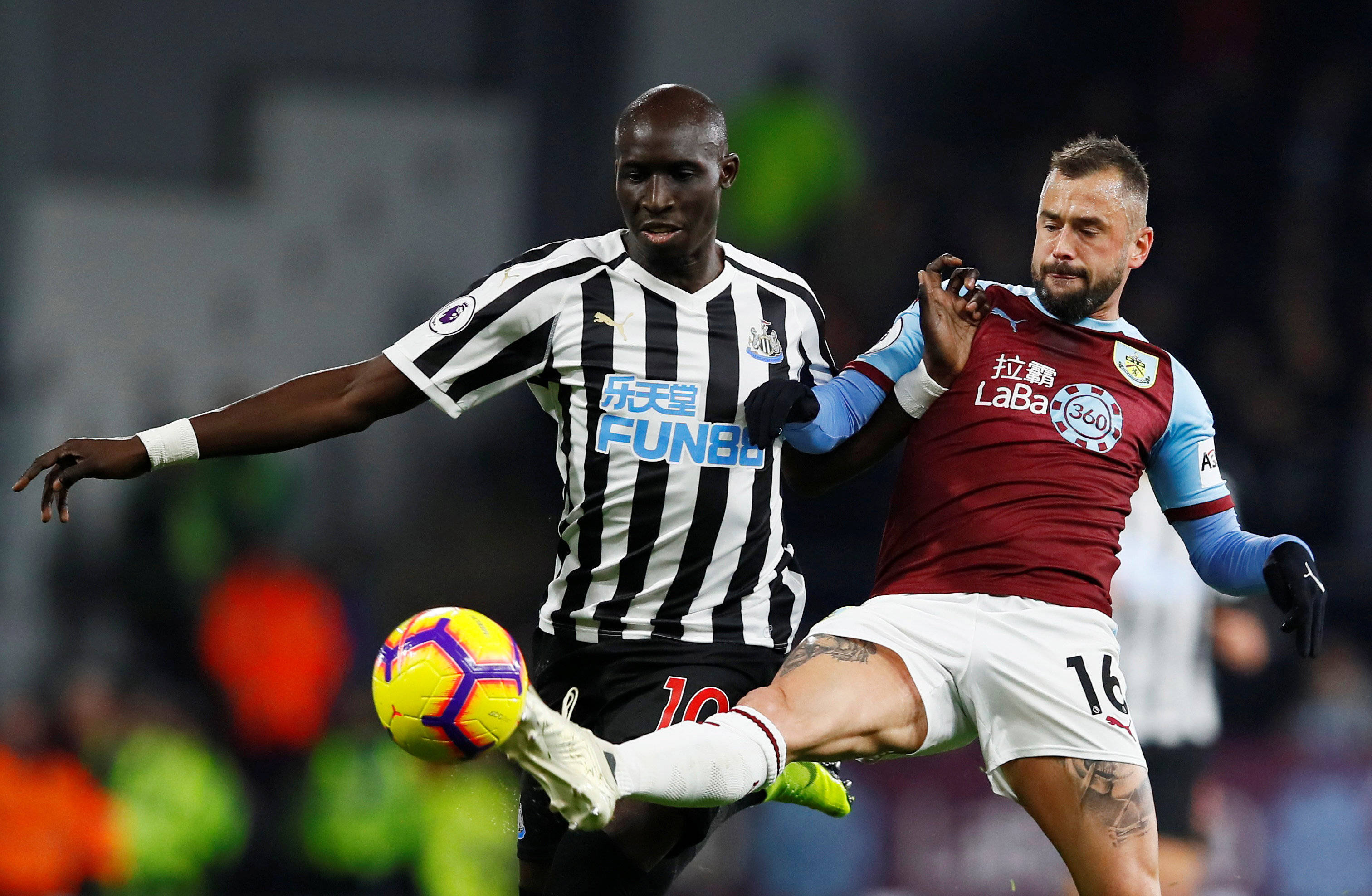 半岛晨报：中足联不作为，中超倒数第二轮不同时开球影响公平（半岛晨报：中足联不作为致中超倒数第二轮未同期开球，影响赛事公正）