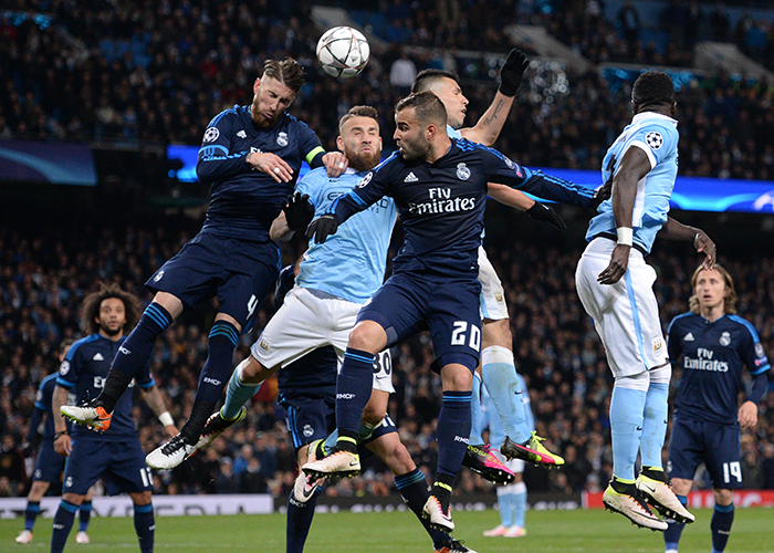 生猛！21岁小将替补梅开二度，后脚跟写意破门+戏耍裤袜