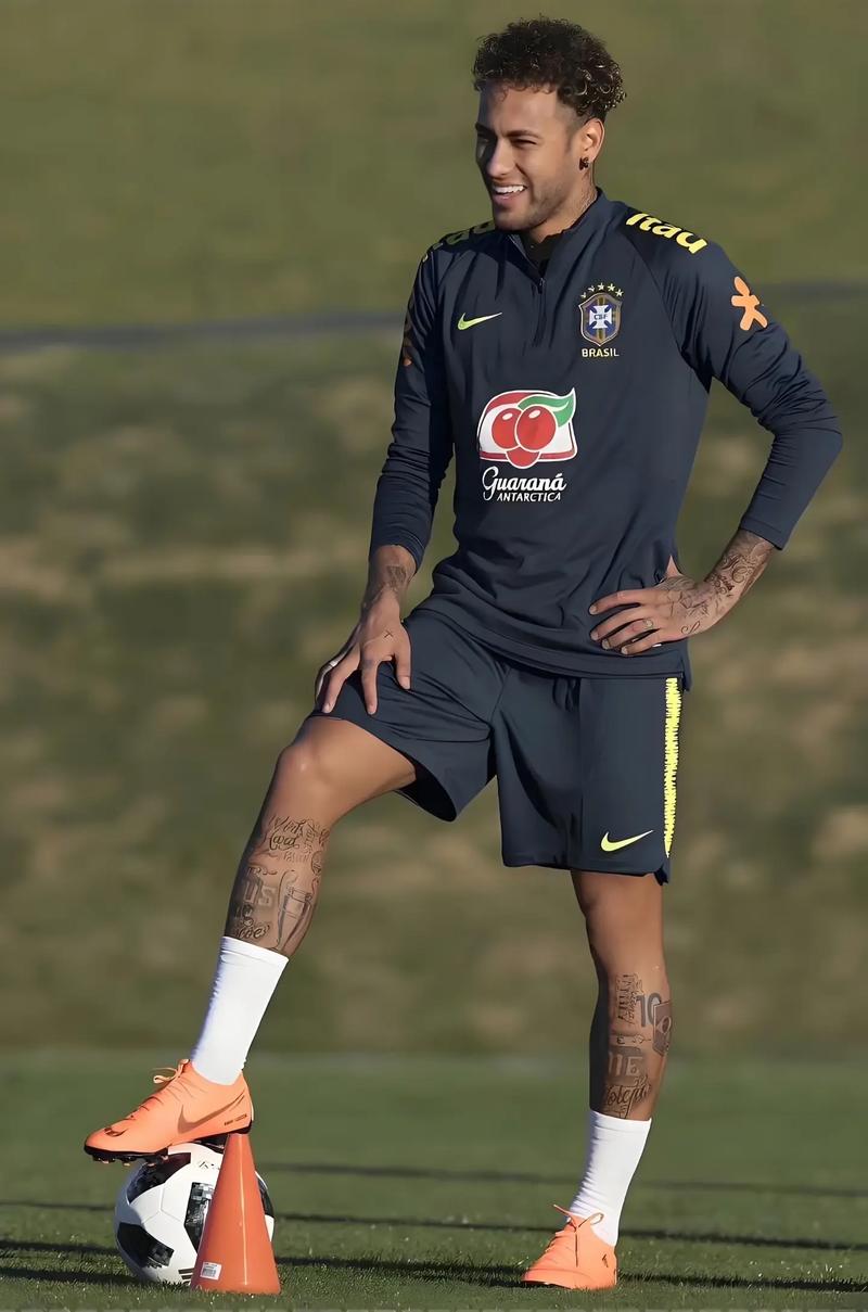 东体：河南球迷反思心态有点飘，俱乐部人士提到“大热必死”（东体：河南球迷自省心态有些浮，俱乐部人士称热门易翻车）