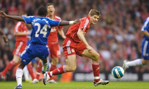 英超夺冠赔率：红军枪手并驾齐驱 曼城大幅上涨（英超夺冠赔率更新：红军与枪手齐头并进，曼城赔率大幅上调）