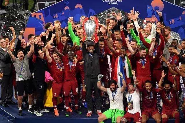 关了还是开了？黑豹vsNAVI图一多名选手出现技术问题陷入暂停（黑豹对阵NAVI首图多名选手遭遇技术故障，比赛紧急暂停）